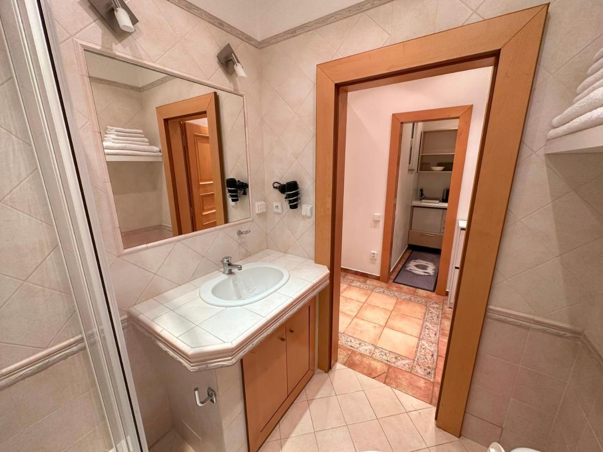 Castle View Apartments. Old Town Prague Extérieur photo